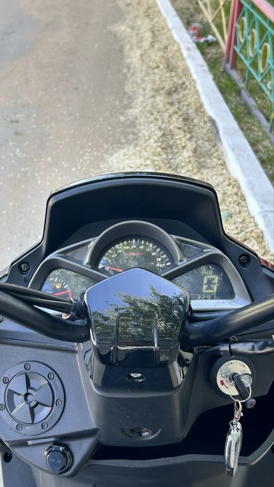 Мопед скутер макси