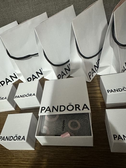 Пакеты и коробочки Pandora.