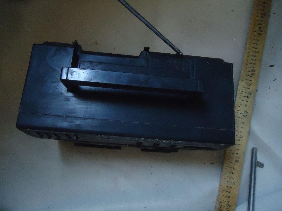 Кассетник магнитофон и радио - Рабочий Кассеты 2-ве и Радио Работает