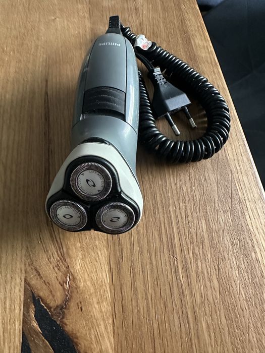 Aparat de ras electric