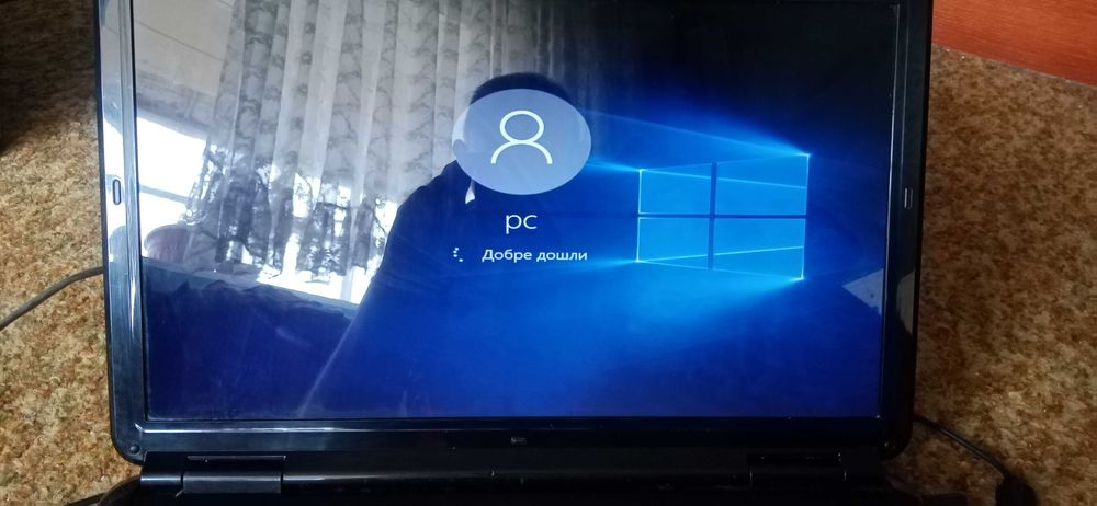 Продавам лапп топ asuss