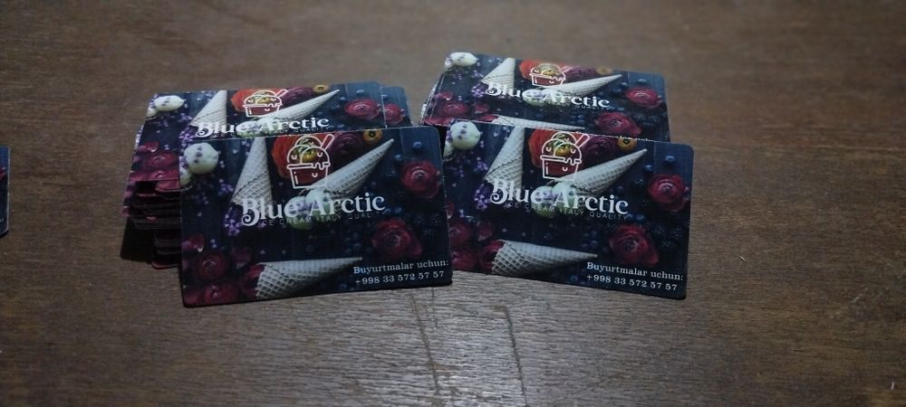 Blaknot va ruchkalar istalgan dizayinda