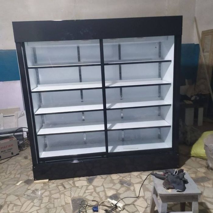 Витринные холодильник