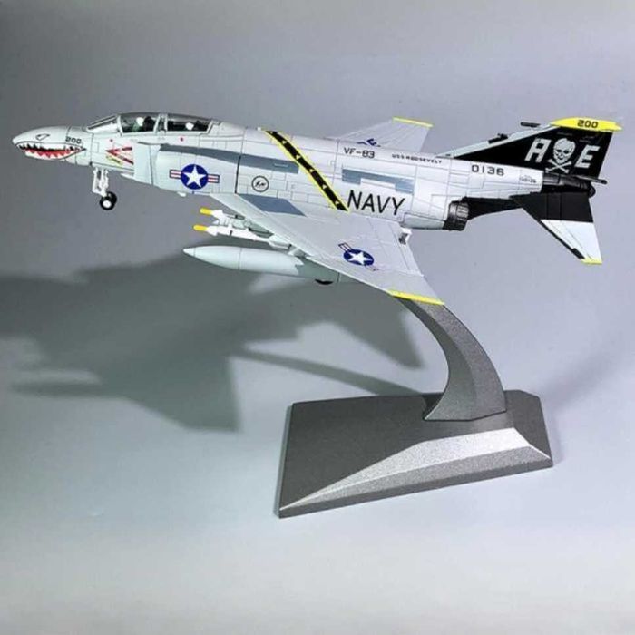 Macheta avion metalica F-4C Pirate Phantom II Navy 1:100 18cm