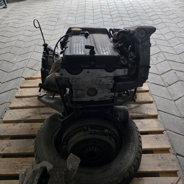 Двигатель с коробкой механика