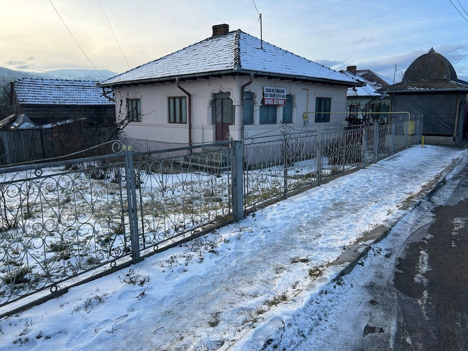 Casa + teren oras Comanesti 2300m2 -  Comision 0