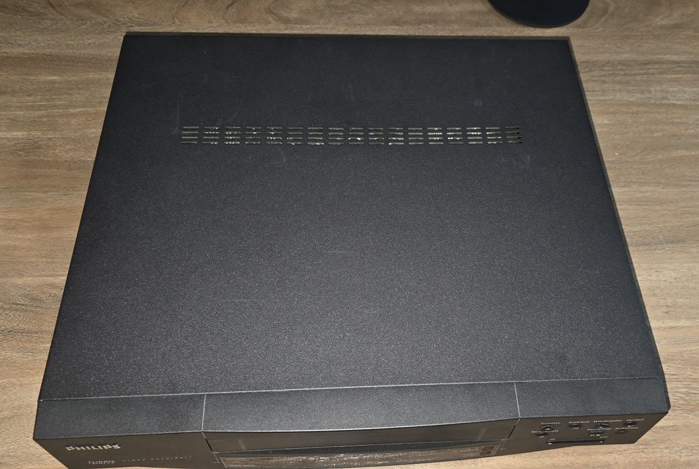 Videorecorder/ VCR Philips VR 332/02 defect