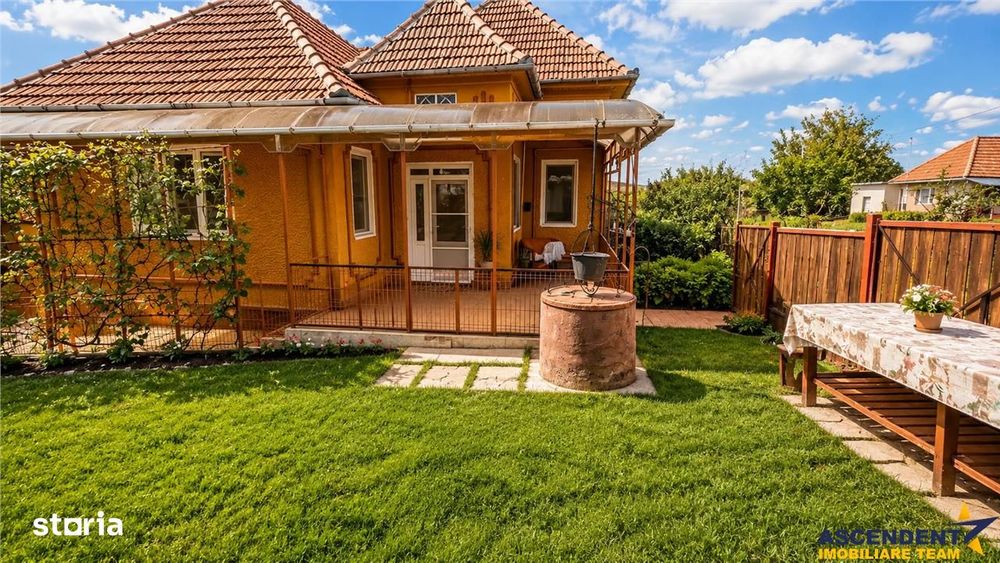 Casa cu farmec autentic, anexe, 1.100 mp teren roditor, Saulia, Mures