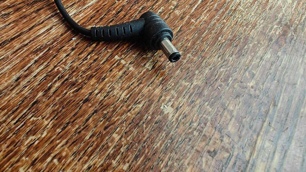 Зарядно за лаптоп