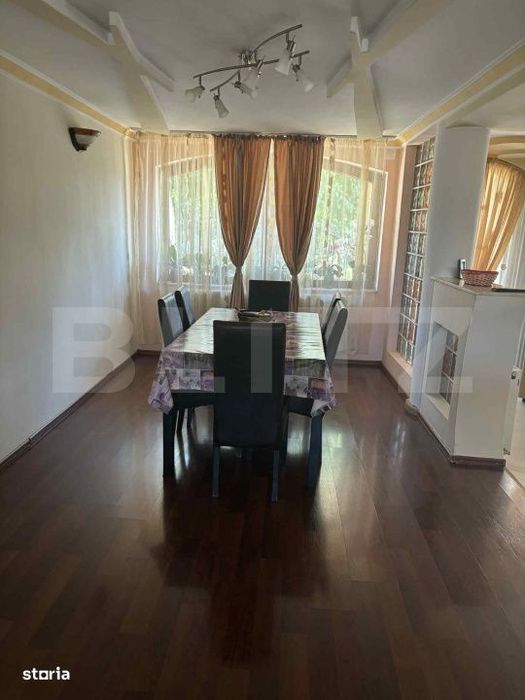 Casa de vanzare, 202 mp, zona Micro 17