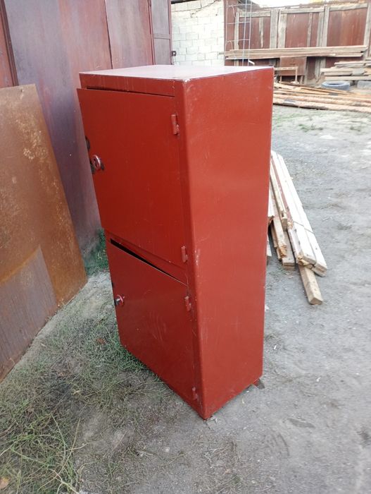 Сейф металический