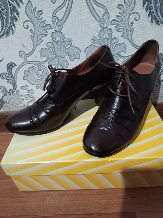 Туфли коричневого цвета 40 размера
