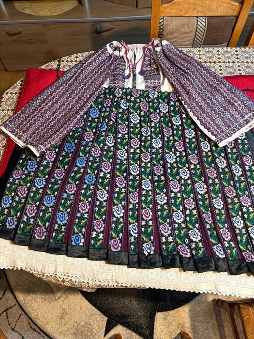 Vand costum traditional