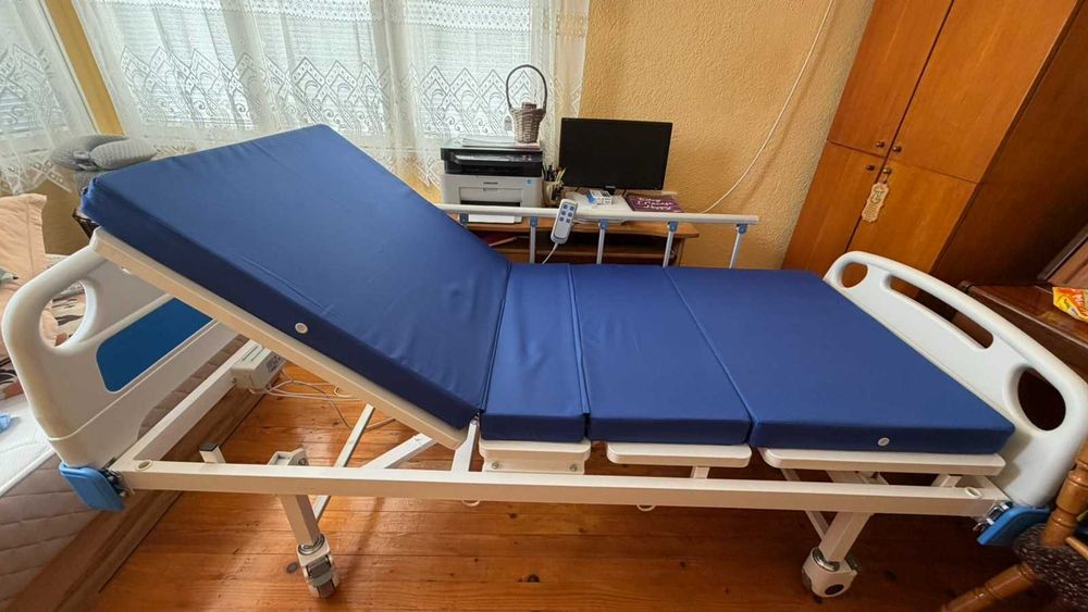 Неизползвано електрическо болнично легло