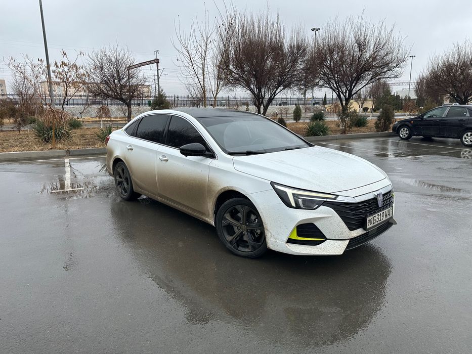 Roewe i6 max 215 млн