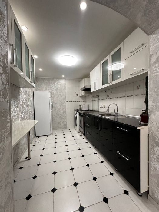 Продается кв в центре Ул.НУКУССКАЯ  3/2/4 72м2 с ремонтом