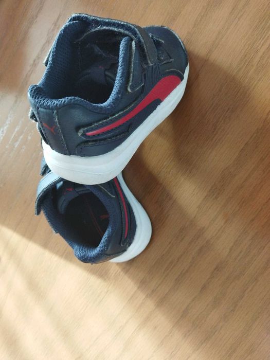Детски маратонки PUMA за момче размер 21. Цена 25 лева.