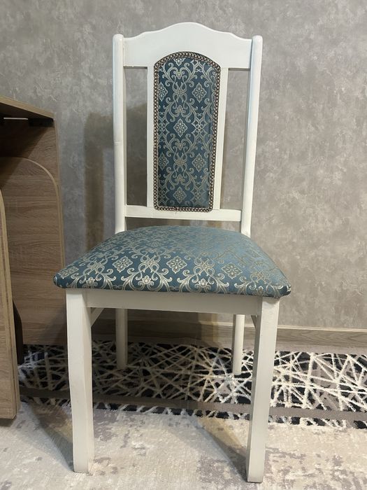 Продам 6 стульев
