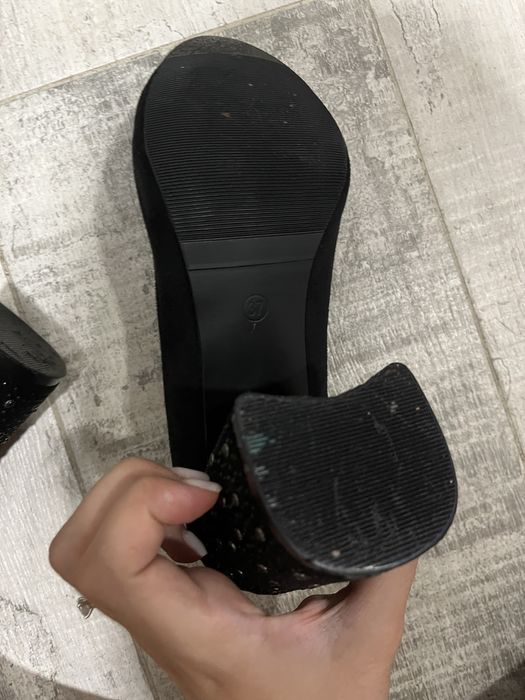 Черни токчета с декориран ток