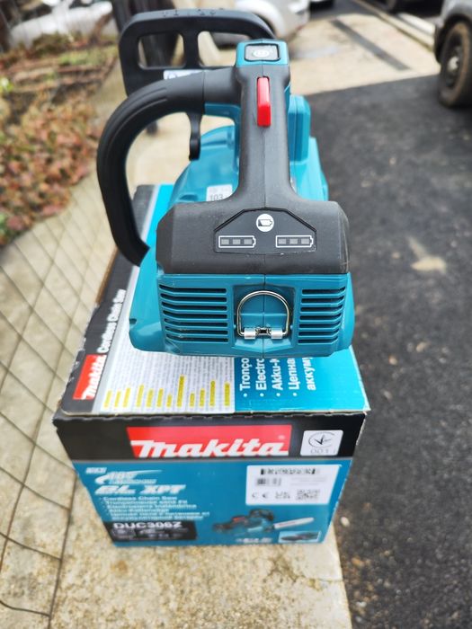 Акумулаторен верижен трион Makita DUC306Z