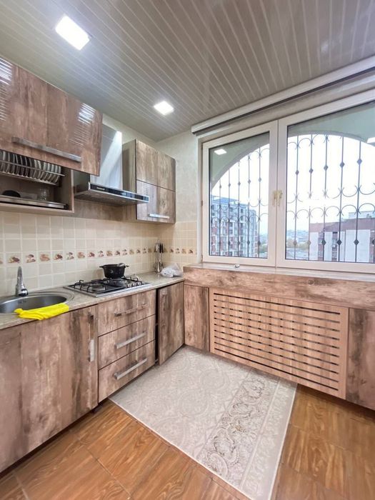 Продаётся квартира Госпитальний 5 комнатная