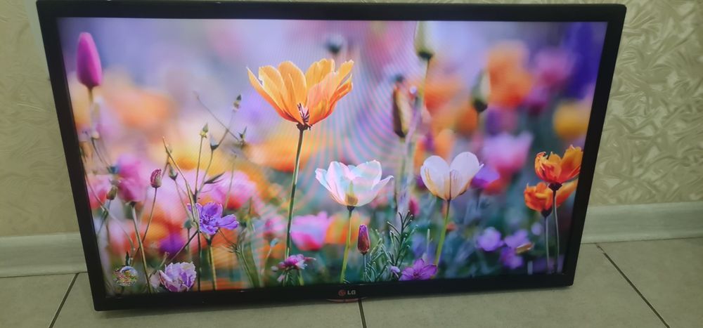 Смарт тв LG 81см.