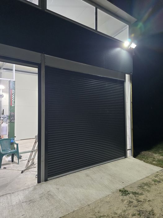 Usi garaj rulou Tip din aluminiu