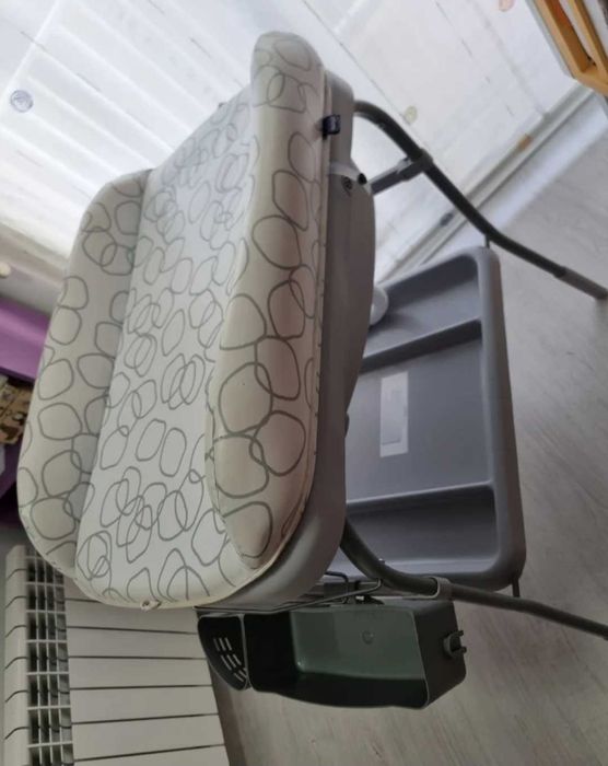 Masa de infasat cu cadita pentru bebelusi, Chicco