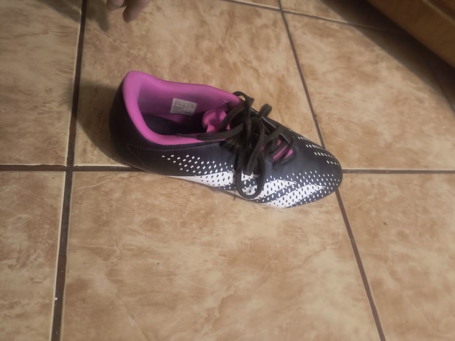 Ghete de fotbal predator