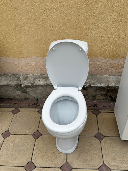 Прдаю туалет в буу сотоянии