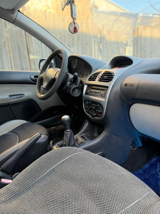 Vând Peugeot 206-2006-1.4 hdi