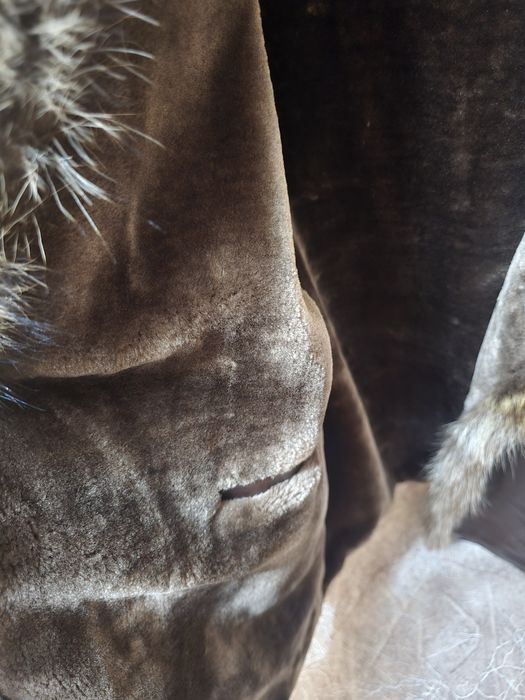 Тёплая зимняя дубленка