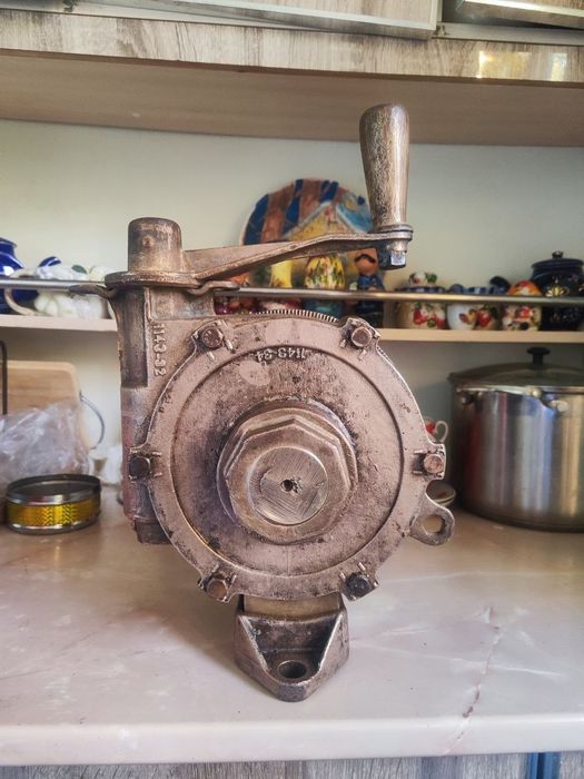 Лебёдка морская бронзовая.