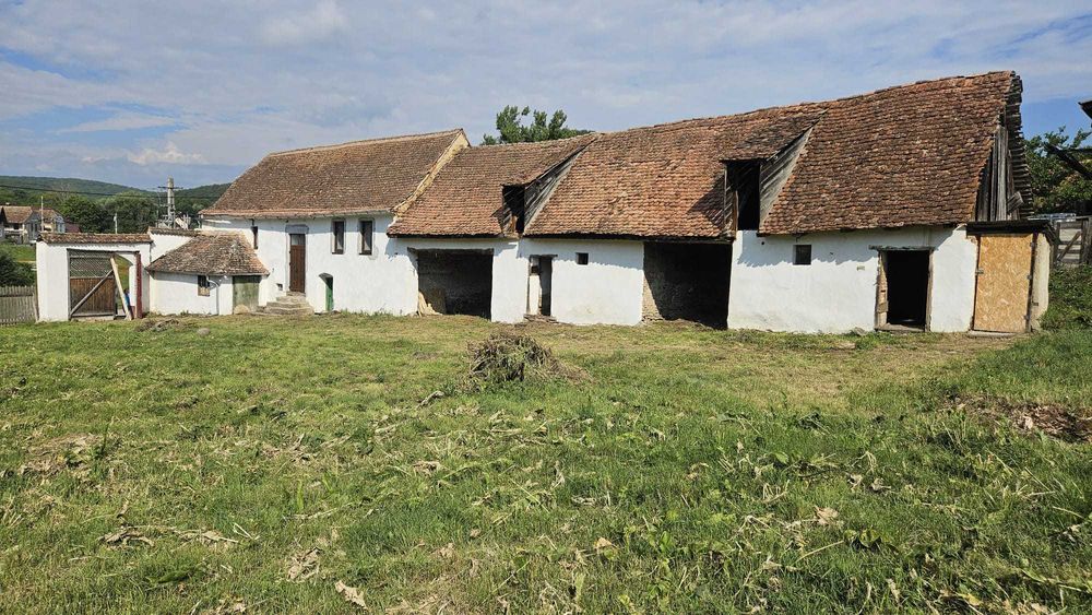 Casă săsească autentică cu teren de 5000mp în Transilvania – Fișer, BV