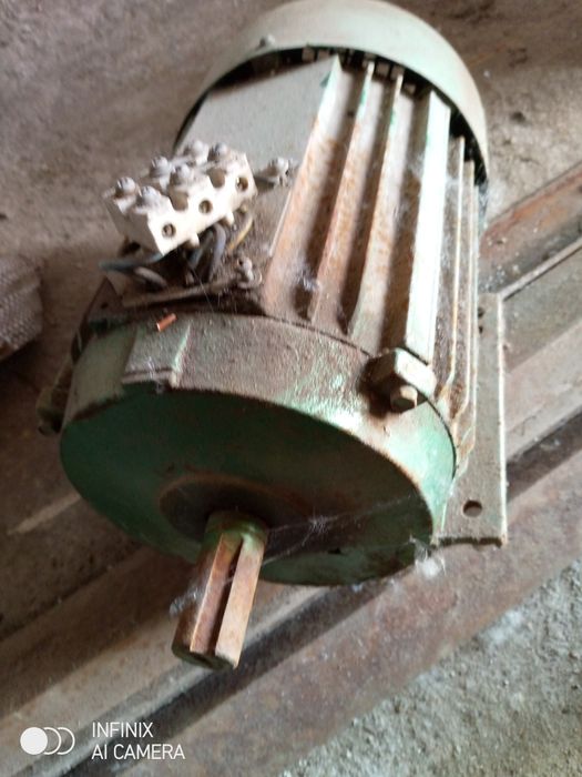 Продам насос масляный