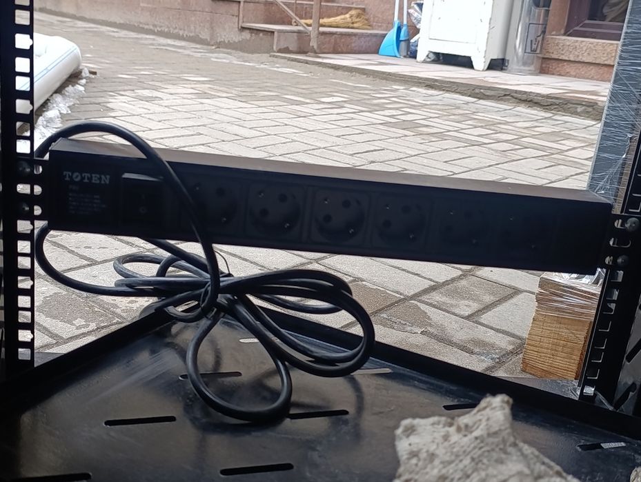 Серверный шкаф YAcom