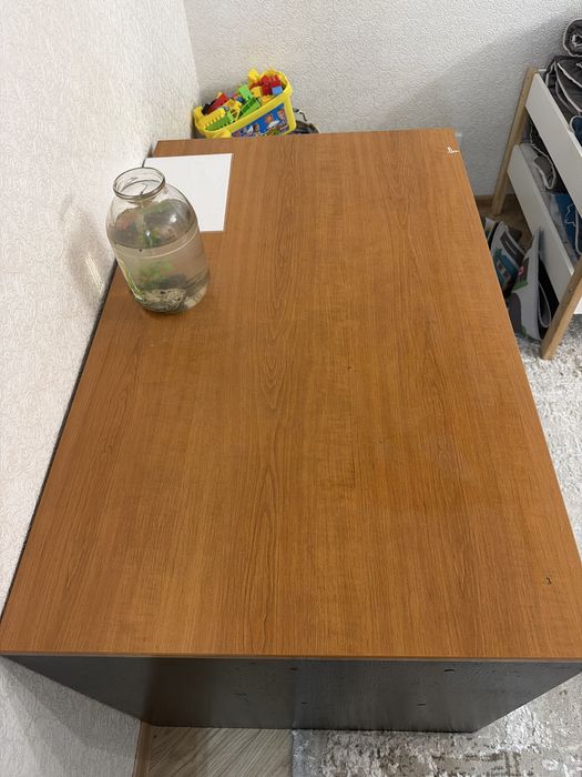 Продам стол письменный