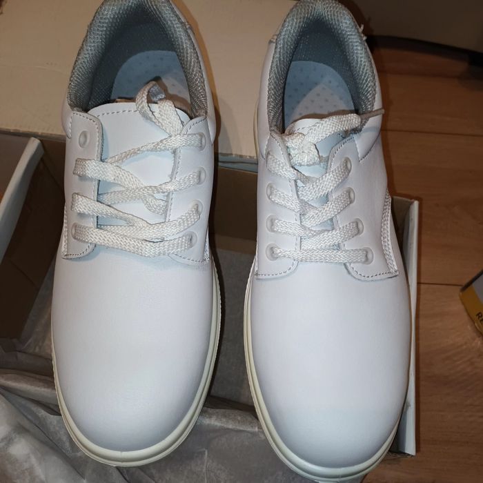 Bocanci de muncă cu bombeu metalic