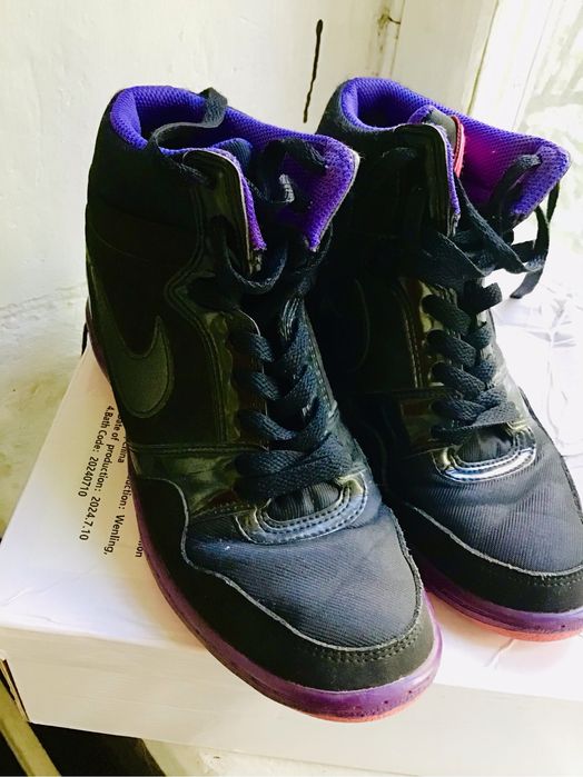 Продам обувь “Nike”