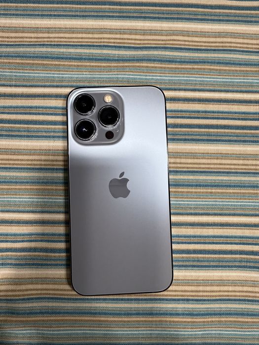 Продавам IPhone 13 pro