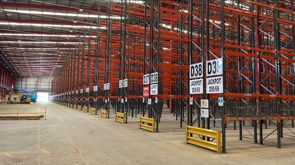 Rafturi metalice de  vânzare