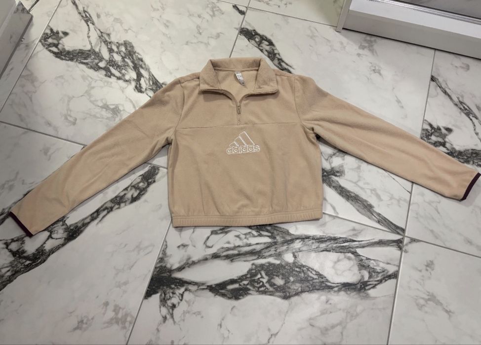 Къса блуза adidas Performance