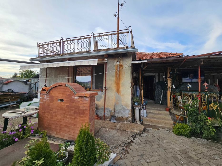 Къща в село Правда