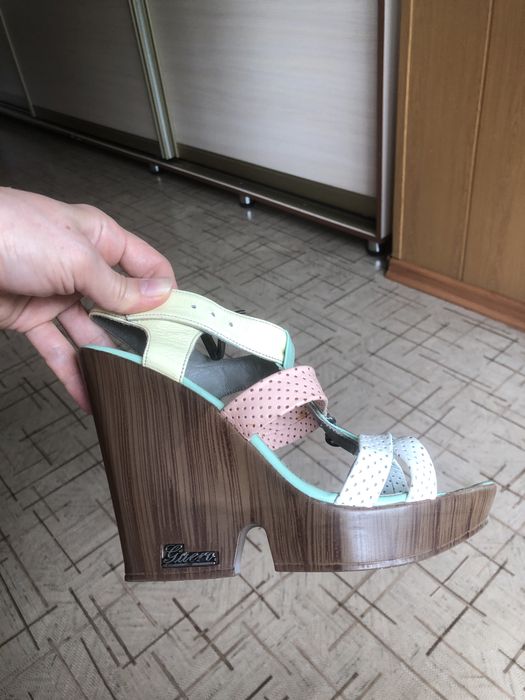 Стильные летние босоножки