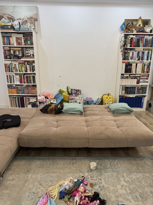 Продается диван в хорошем состоянии