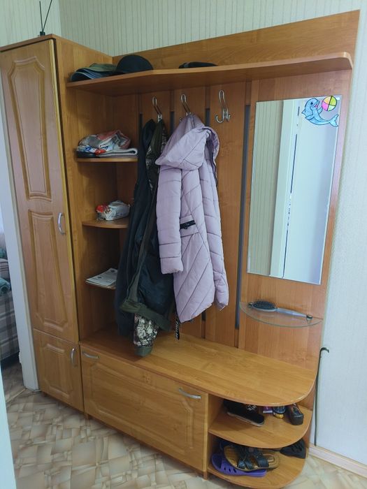 Продам прихожую ( шкаф)