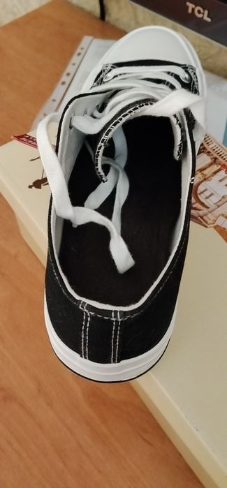 Продаю кеды Taccardi