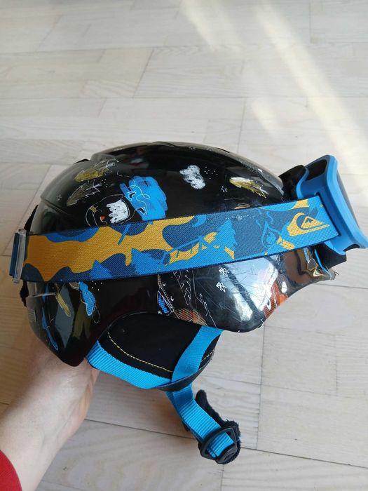 Ски оборудване за деца: каски, маски, ръкавици, протектор за гръб