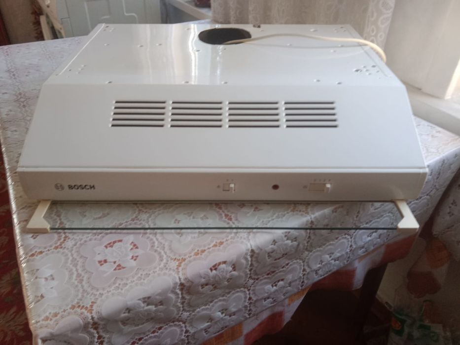 Срочно продам вытяжку BOSCH