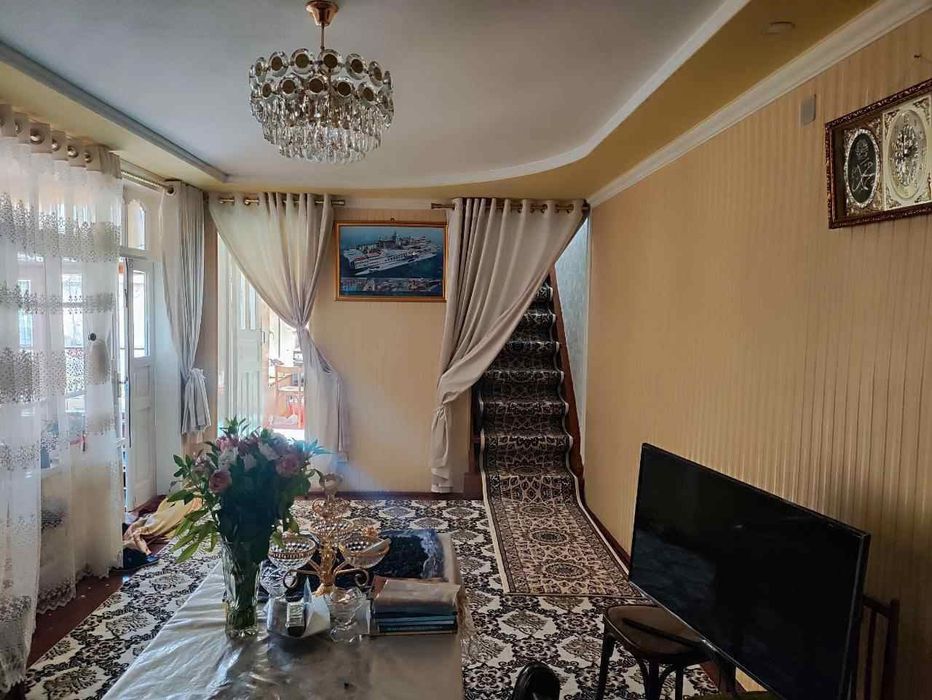 Узбекистанская! 3-соток.Продаётся дом.